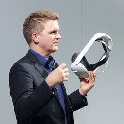 Prof. Dr. Raphael Zender | Inhaber des Stiftungslehrstuhls für Systeme der virtuellen Realität