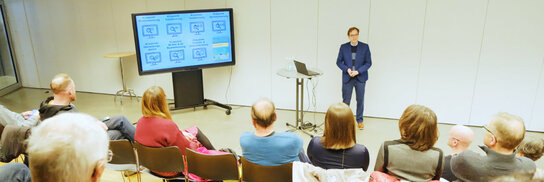 Prof. Jörn von Lucke