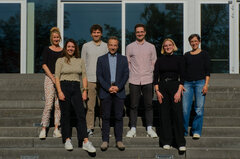 v. l. n. r.: Karin Mühl, Marieluna Frank, Jonas Harbke, Simon Koschut, Maximilian Wegener, Chiara Trautner, Julia Mehlmann und Jonathan Rauch (nicht auf dem Foto) Foto: Natalie Koppenhöfer